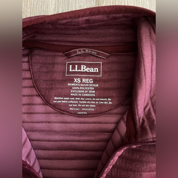L.L. Bean Women's Airlight Vest Burgundy - Size XS - Picture 3 of 4